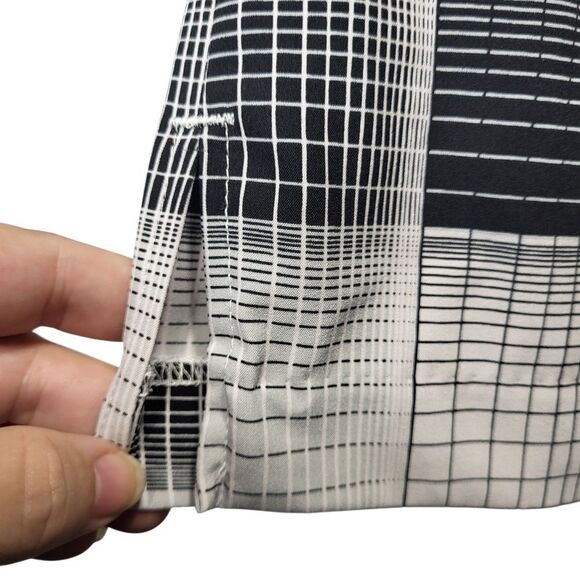 Izod Golf Grid Print Skort, Built-in Shorts Black White, Size 10 - Picture 6 of 10